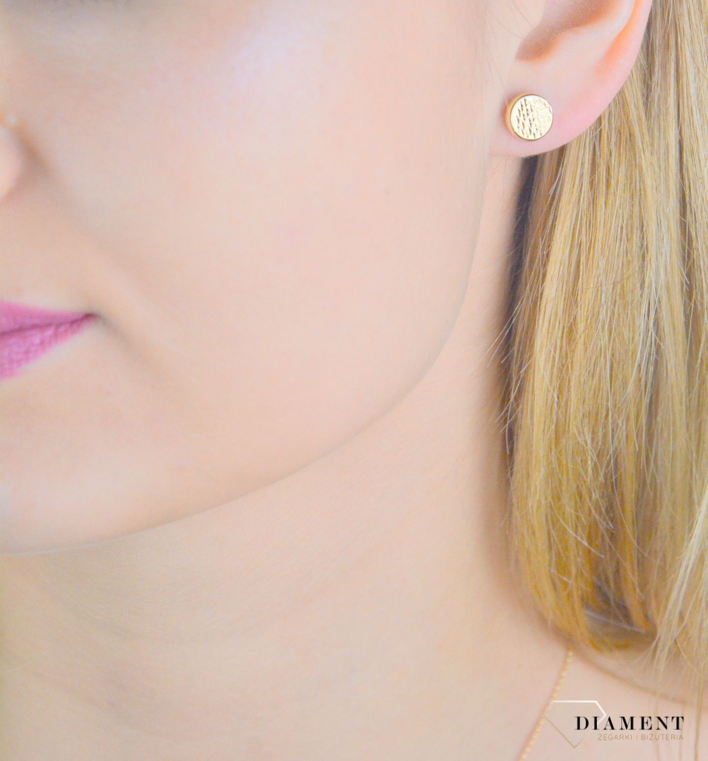 Złote kolczyki damskie 375 blaszki wkrętki grawerowane KL 6531B 375.jpg